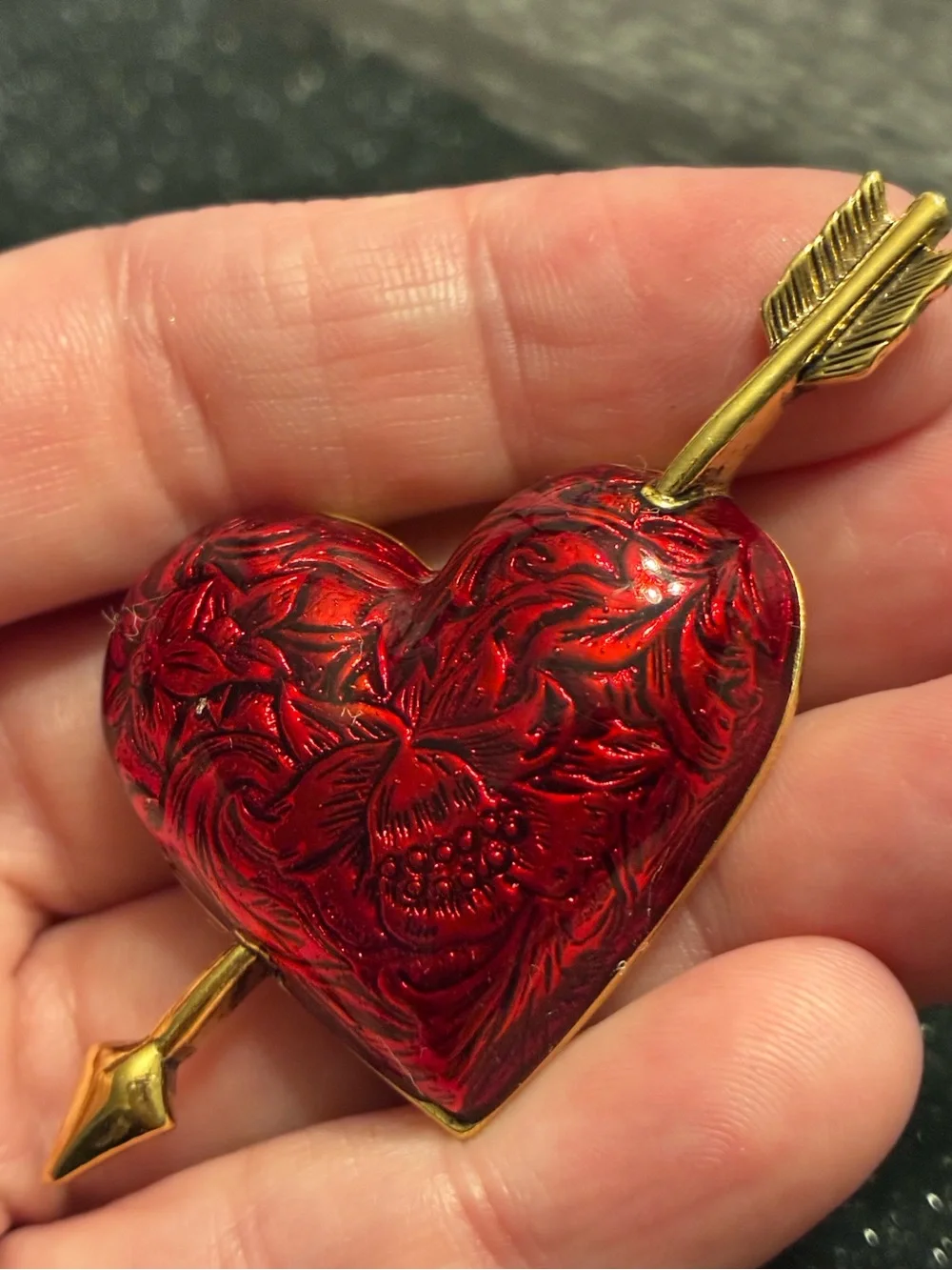 🏹 ❤️ Vintage Avon Hearts Afire Red Heart Arrow Brooch Pin